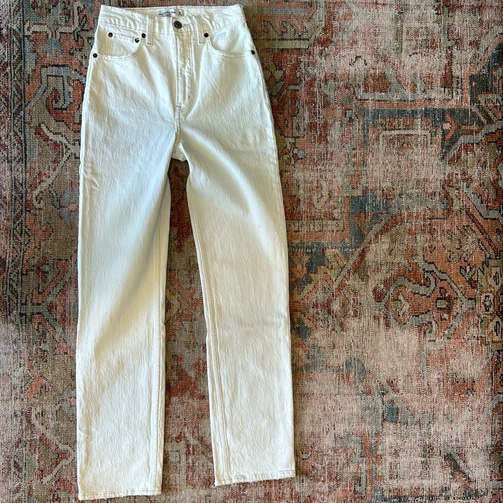 NWT Abercrombie & Fitch Ultra High Rise 90’s Straight